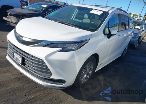2021 Toyota Sienna Le from USA, damaged, VIN 5TDBRKEC5MS019059